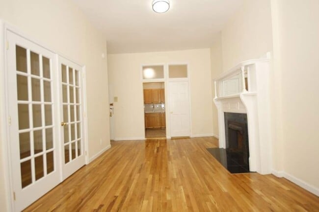 Building Photo - 134 W 87th St