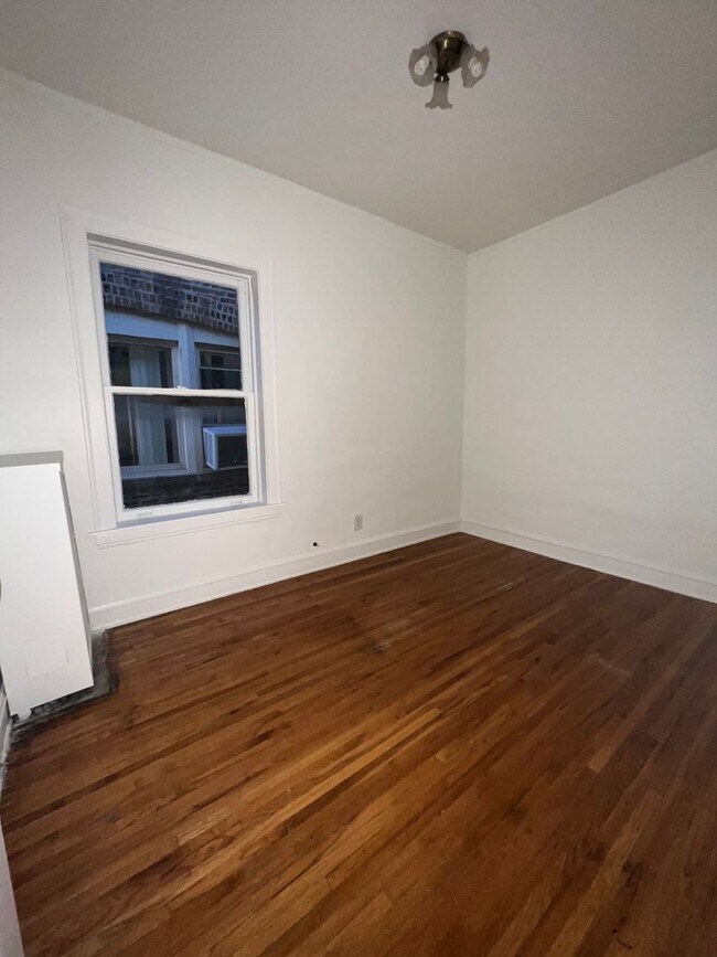 Foto del edificio - 8046 S Langley Ave