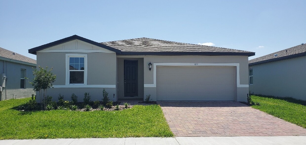 Foto principal - 4-Bedroom, 2.-Bathroom in Winter Haven