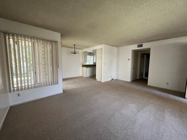 Building Photo - 1003 N Stoneman Ave