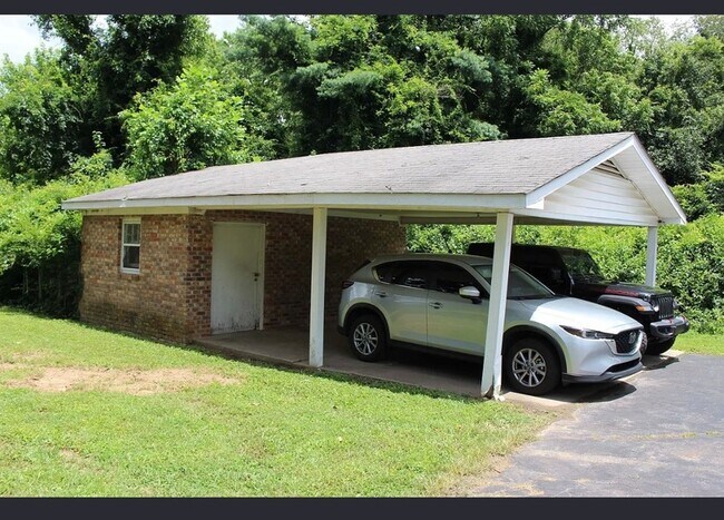 Foto del edificio - 214 Haynes Dr