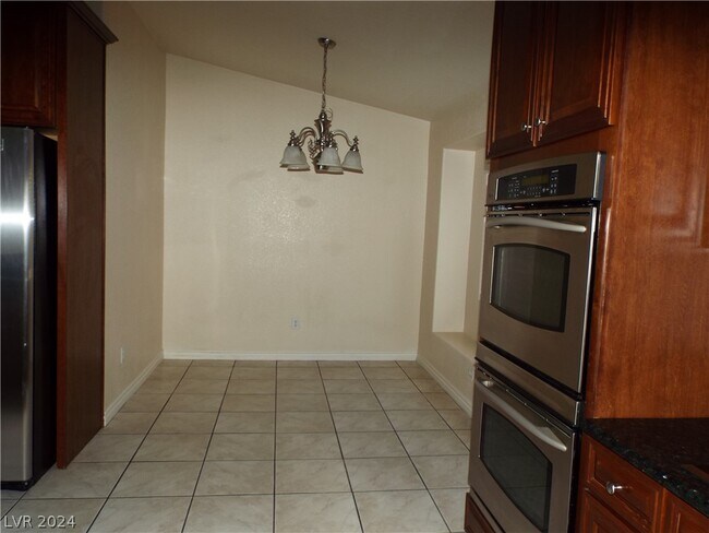 Foto del edificio - 10717 Hunter Mountain Ave