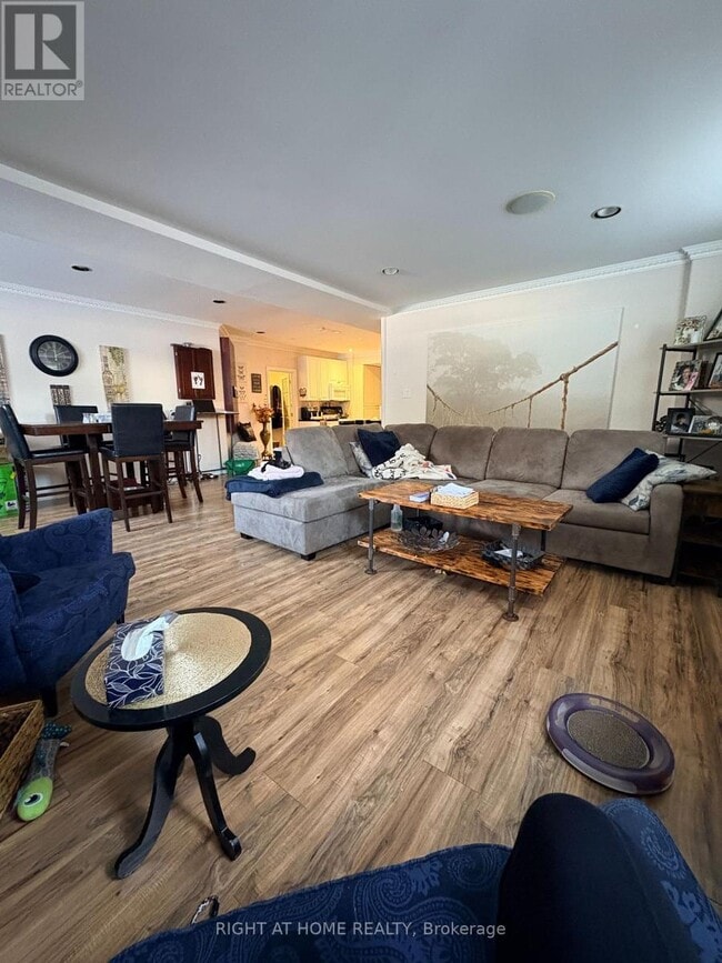 Building Photo - 86 Peter St