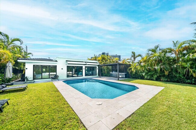 Foto del edificio - 7610 Bayside Ln