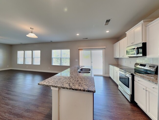 Building Photo - 3200 Emerald Ridge Ct