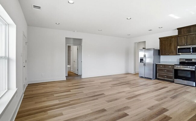 Foto del edificio - 309 Railroad Ave
