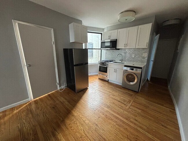 Foto del edificio - 112 E 103rd St