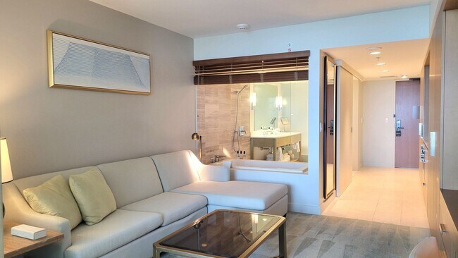 Foto del edificio - Highly Desirable STUDIO/1-Bath unit Long-T...