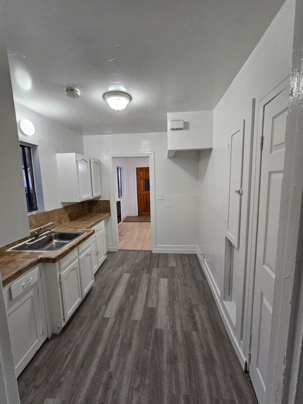 Foto del edificio - 713 1/2 West 57th Street