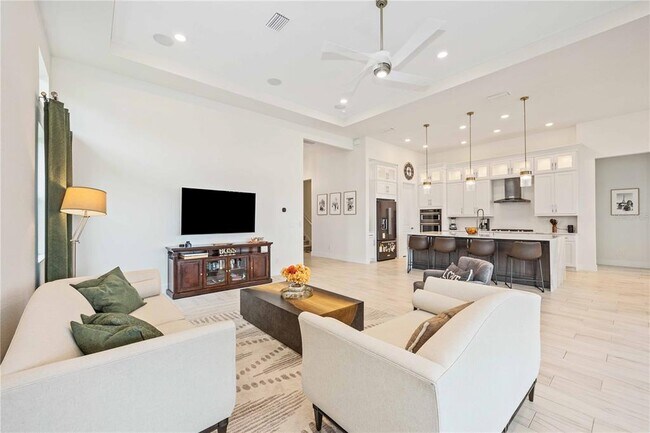 Building Photo - 8126 Redonda Lp