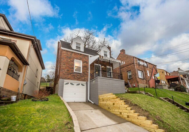 Building Photo - Stunning 2 bedroom home in Brookline available now!