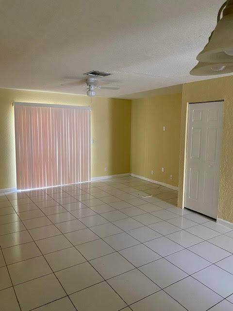 Foto del edificio - 973 Summit Lake Dr
