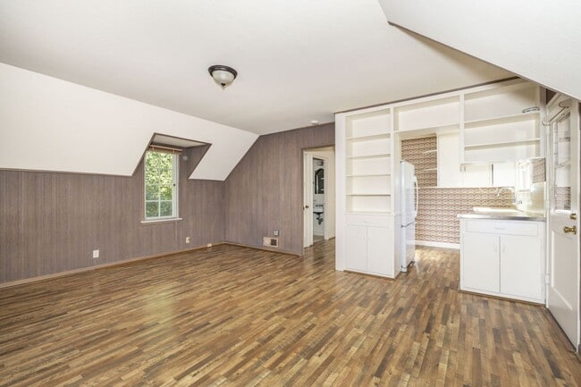 Foto del edificio - 1 Bed, 1 Bath Standalone ADU w/ Laundry & ...