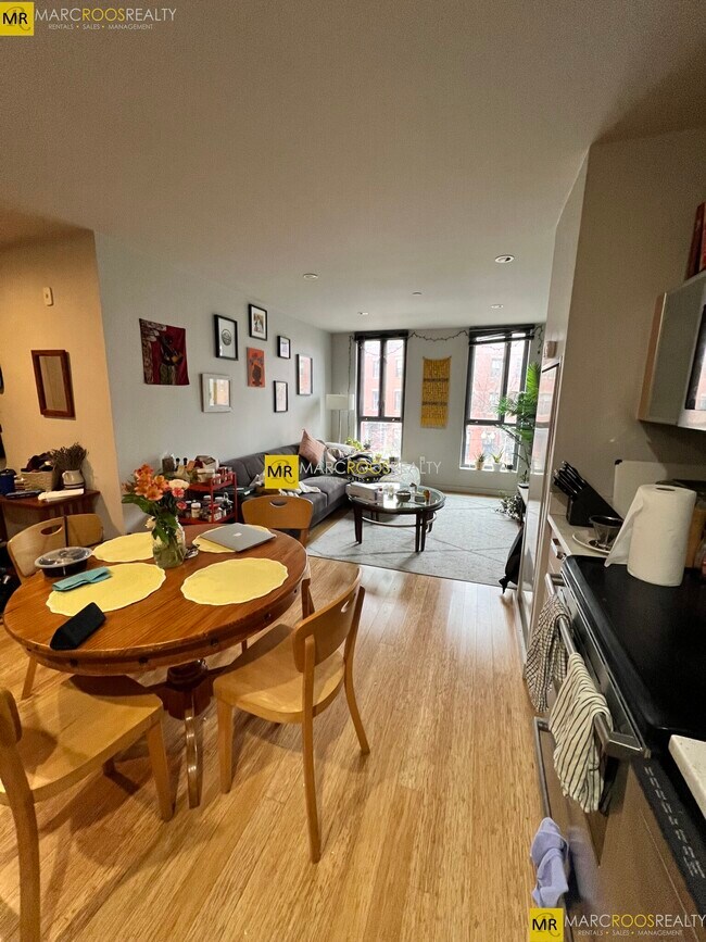 Foto del edificio - 694 Massachusetts Ave