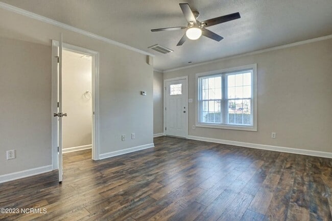 Building Photo - 202 Bridgewood Dr