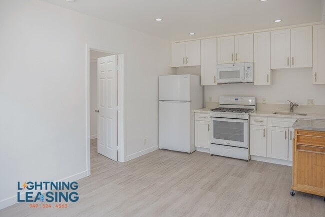Photo - 1673 West Blvd Apartment