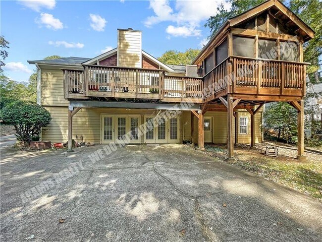 Building Photo - 350 Lamplighter Ln SE