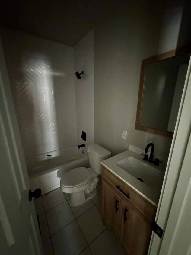 Building Photo - Washington Duplex