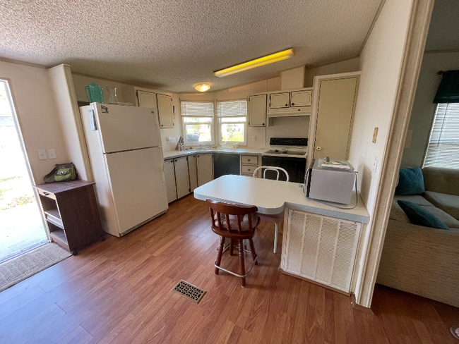 Building Photo - 6251 Falcon Dr