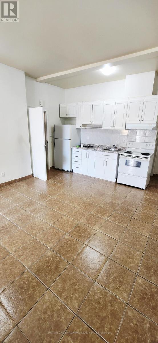 Photo du bâtiment - 1040a St Clair Ave W