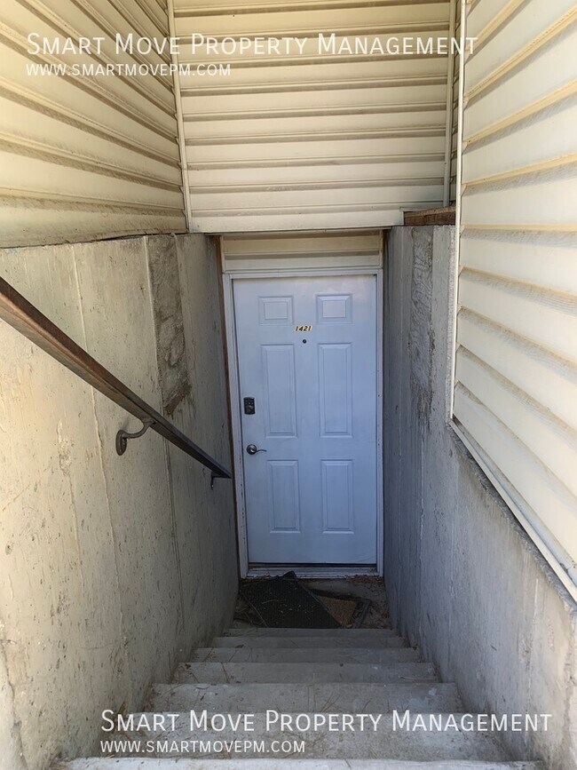 Foto del edificio - Updated downstairs 2 bedroom near BSU