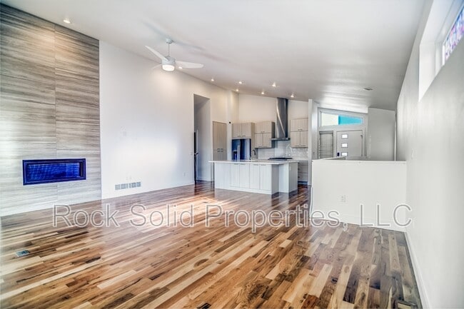 Foto del edificio - 3628 Red Feather Trl