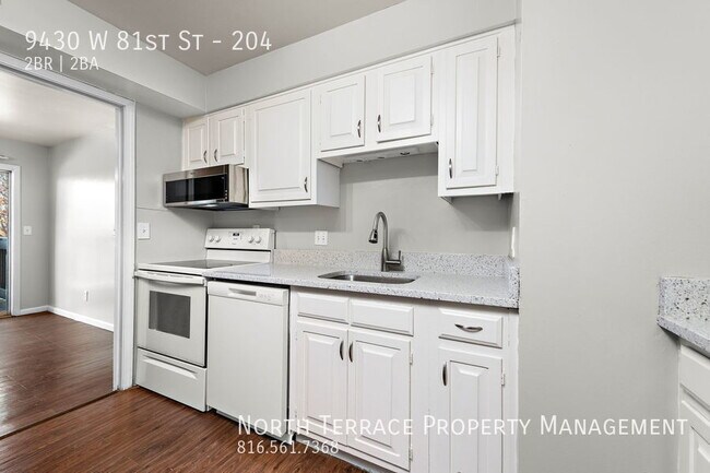 Foto del edificio - Remodeled 2BR in Prime Overland Park Location