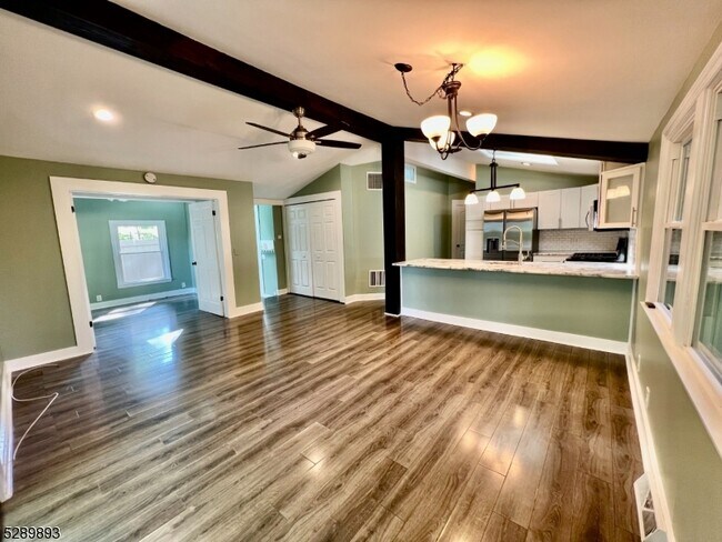 Foto del edificio - 90 Georgia Ave