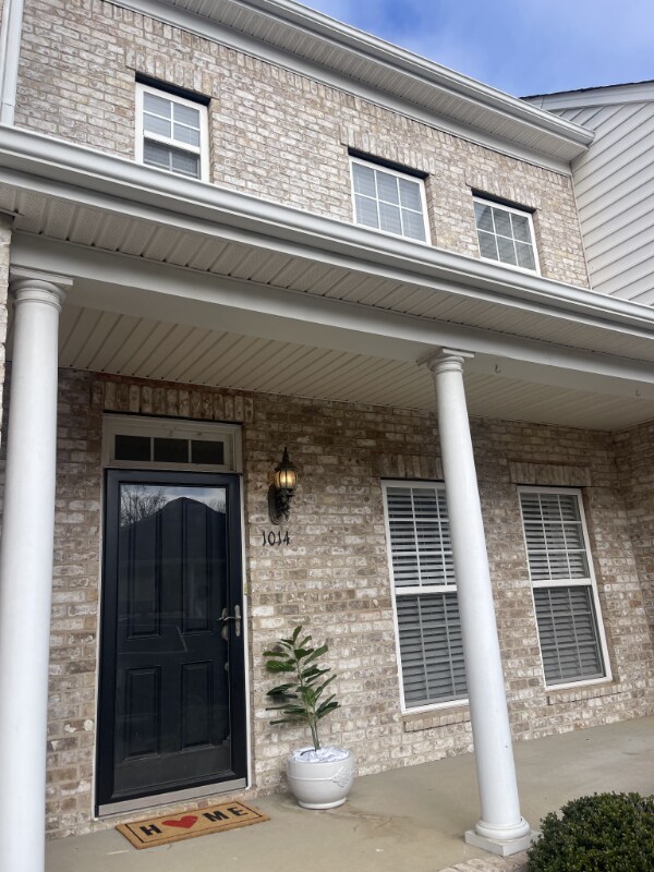 Foto del edificio - 1014 Loxley Dr