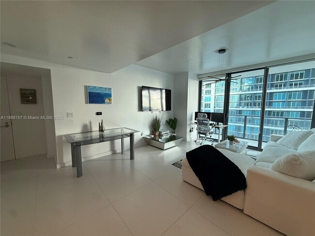 Foto del edificio - 1300 S Miami Ave