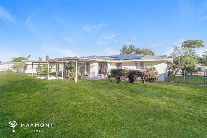 Building Photo - 7914 Bracken Dr