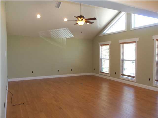 Building Photo - 236 Bradley Dr NE