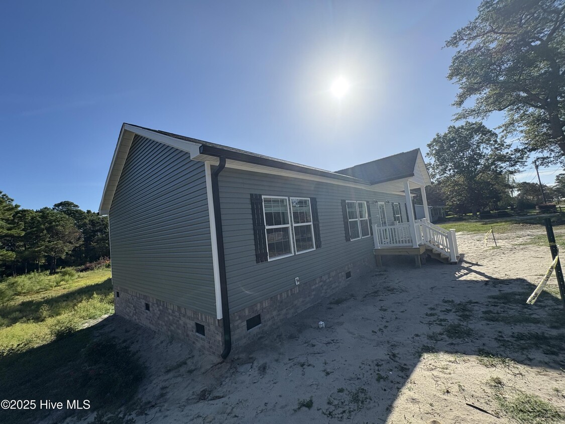 Building Photo - 416 Peanut Rd