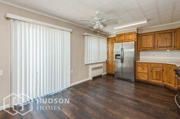 Building Photo - 94 Pollok Pl