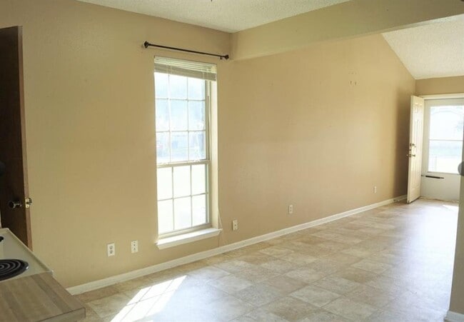 Foto del edificio - 101 Stubblefield Dr
