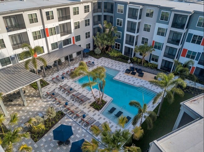 Foto del edificio - Nexus Brandon Apartments
