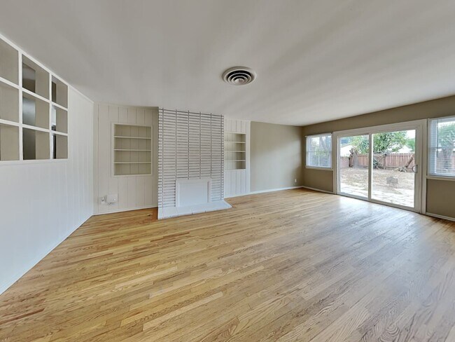Foto del edificio - 5833 Willis Ave