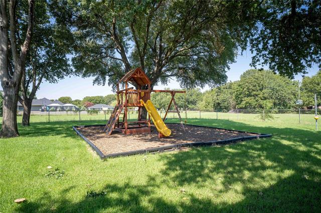 Building Photo - 1308 Oak Dr