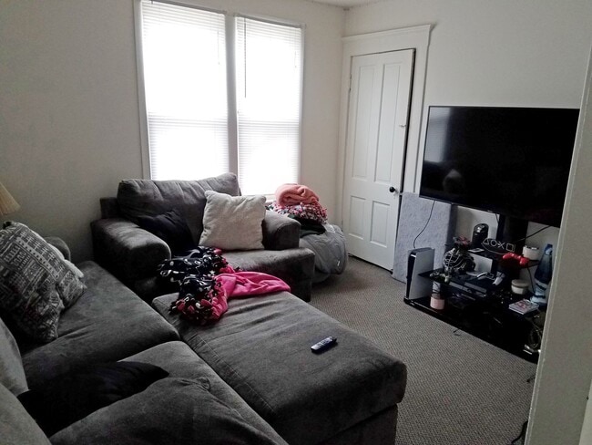 Building Photo - nre1215