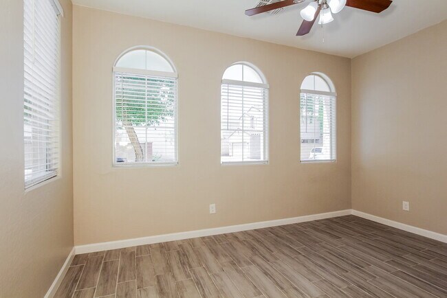 Building Photo - 111 N 65th Dr