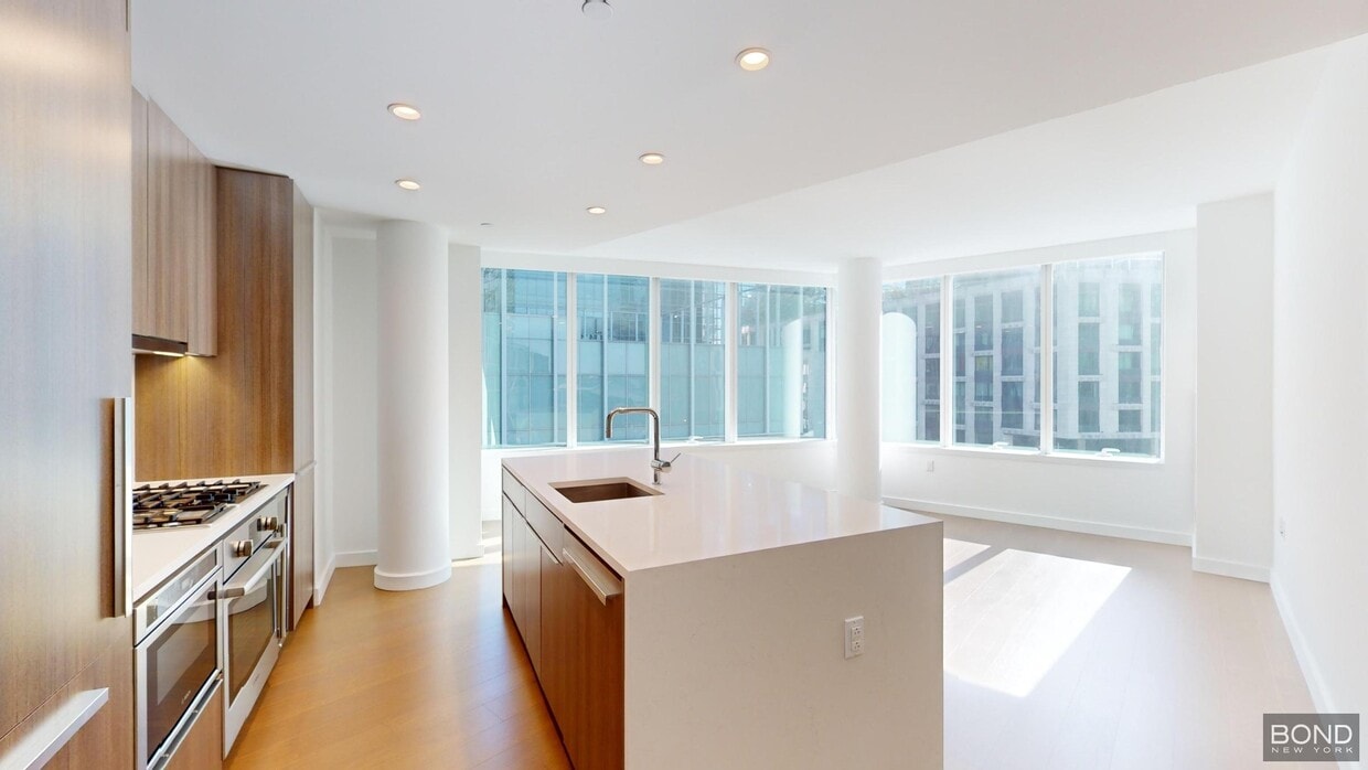 Primary Photo - 400 W 61st St