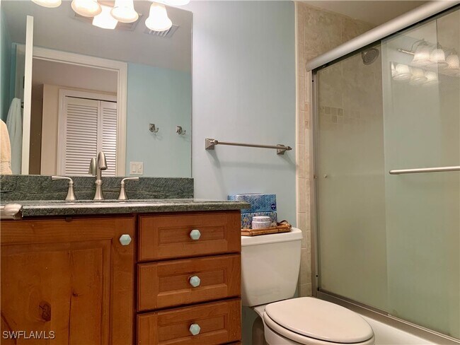 Building Photo - 333 Harbour Dr