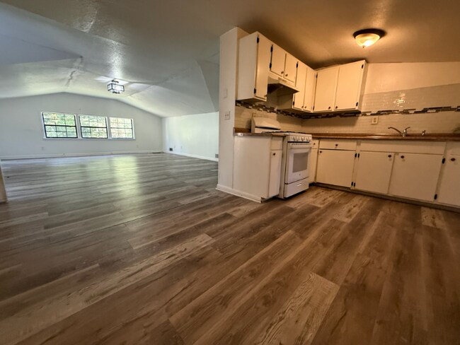 Foto del edificio - 6104 Pisgah Rd SW