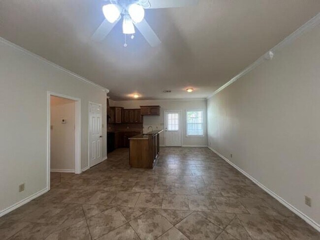 Building Photo - 195 Ashland Dr