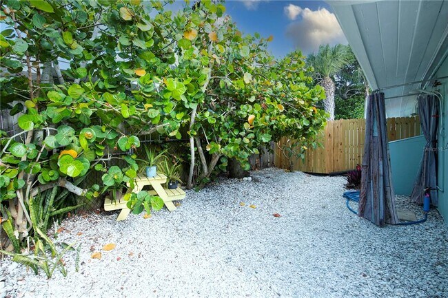 Building Photo - 209 Bahia Vista Dr