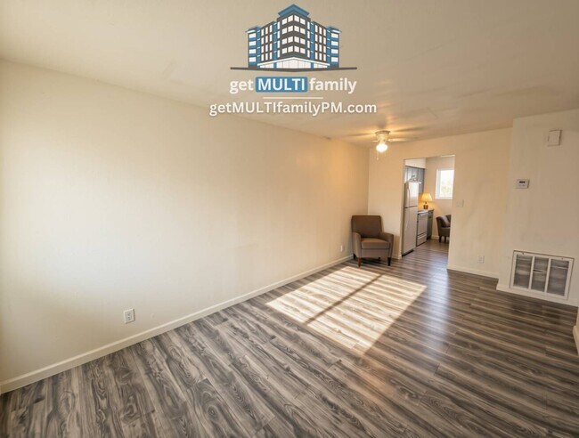 Foto del edificio - 7120 N 66th Dr
