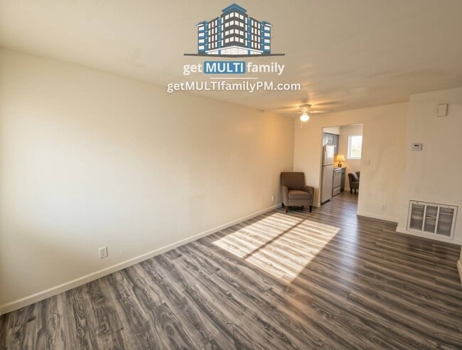 Building Photo - 7120 N 66th Dr