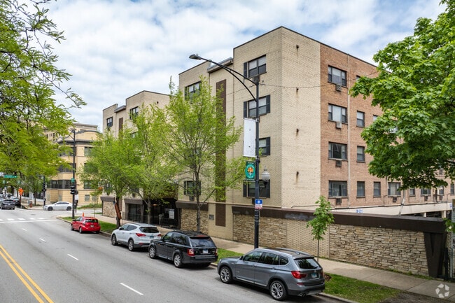 Alternate Exterior - Sheridan Terrace - 6725 N Sheridan Rd