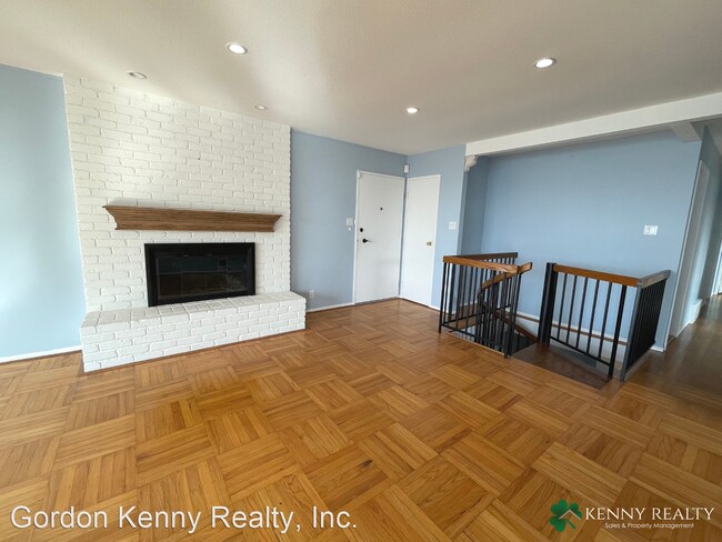Building Photo - 5 br, 3 bath House - 92 Westline Dr.