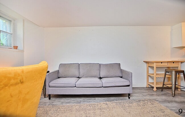 Building Photo - 4105 Av. Papineau